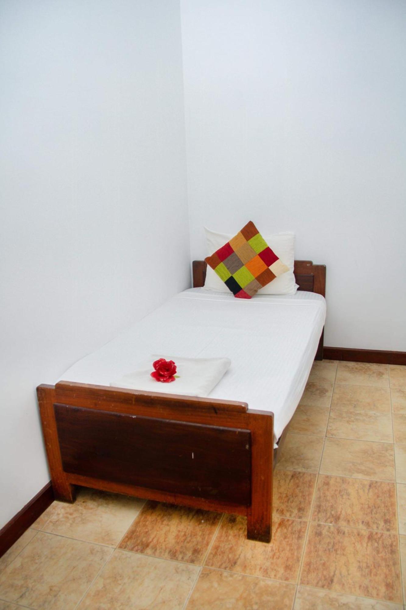 Yolanda Villa Negombo Esterno foto