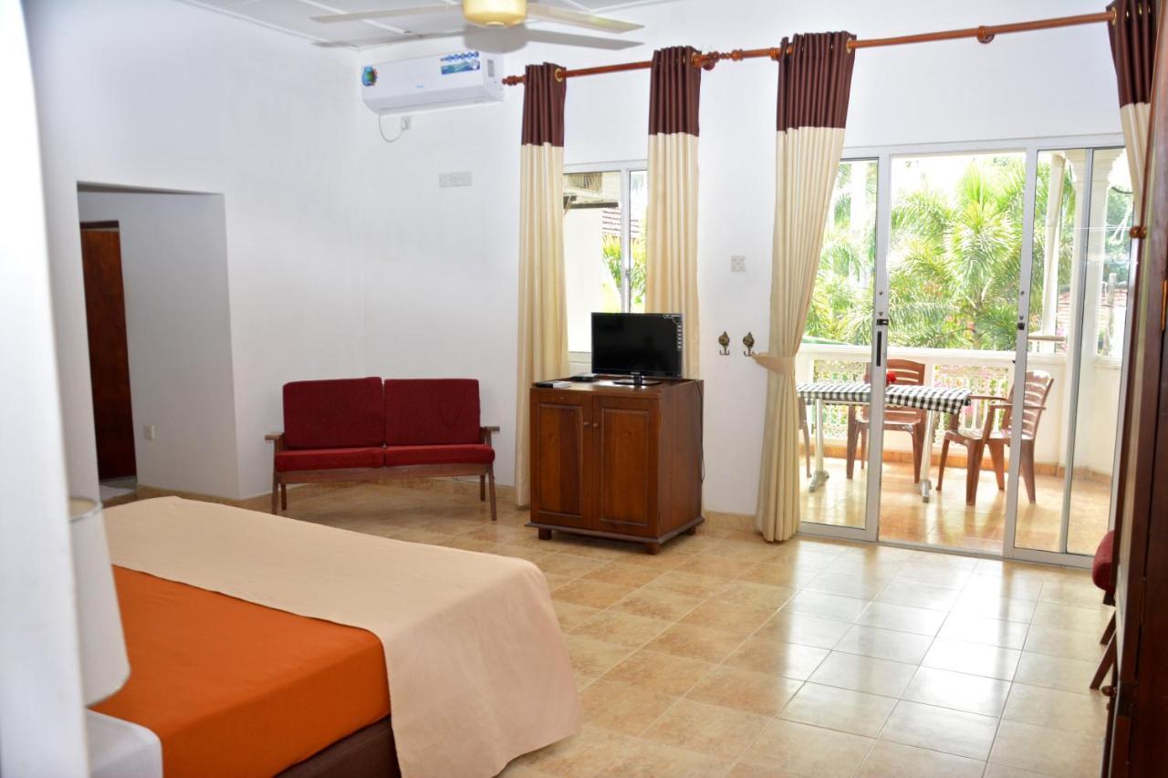 Yolanda Villa Negombo Esterno foto