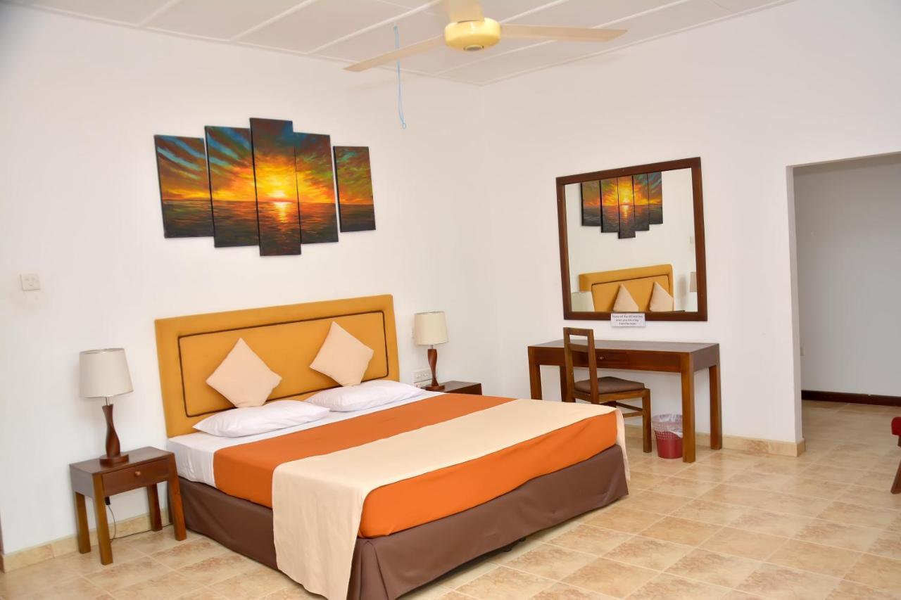 Yolanda Villa Negombo Esterno foto