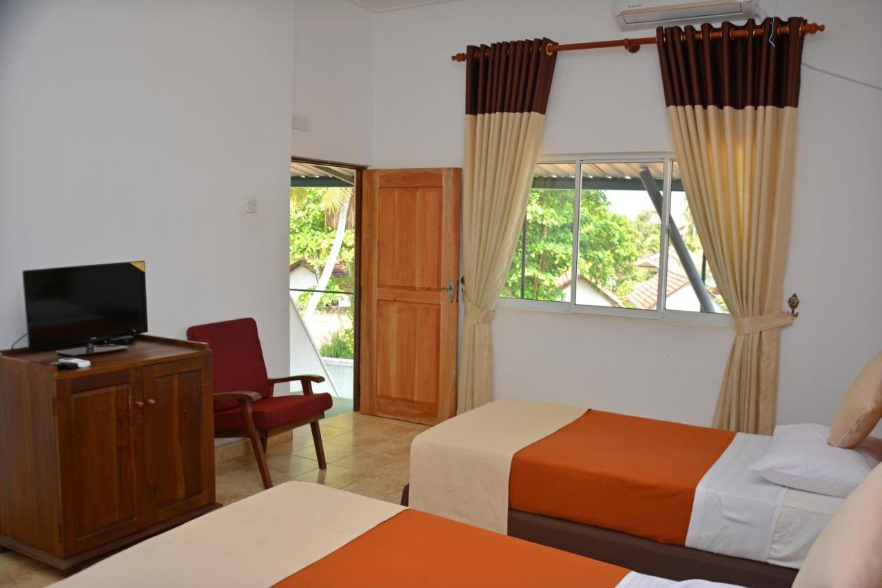 Yolanda Villa Negombo Esterno foto