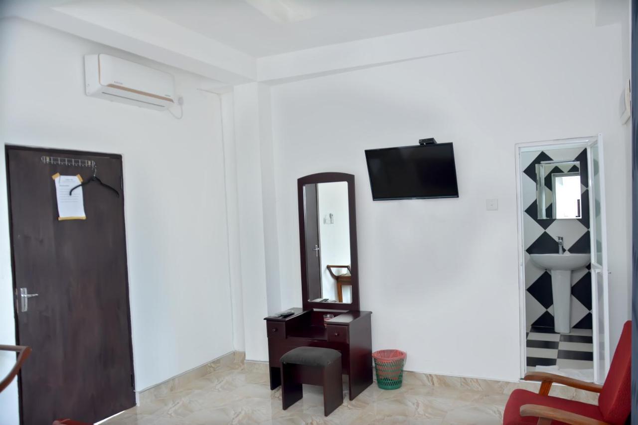 Yolanda Villa Negombo Esterno foto